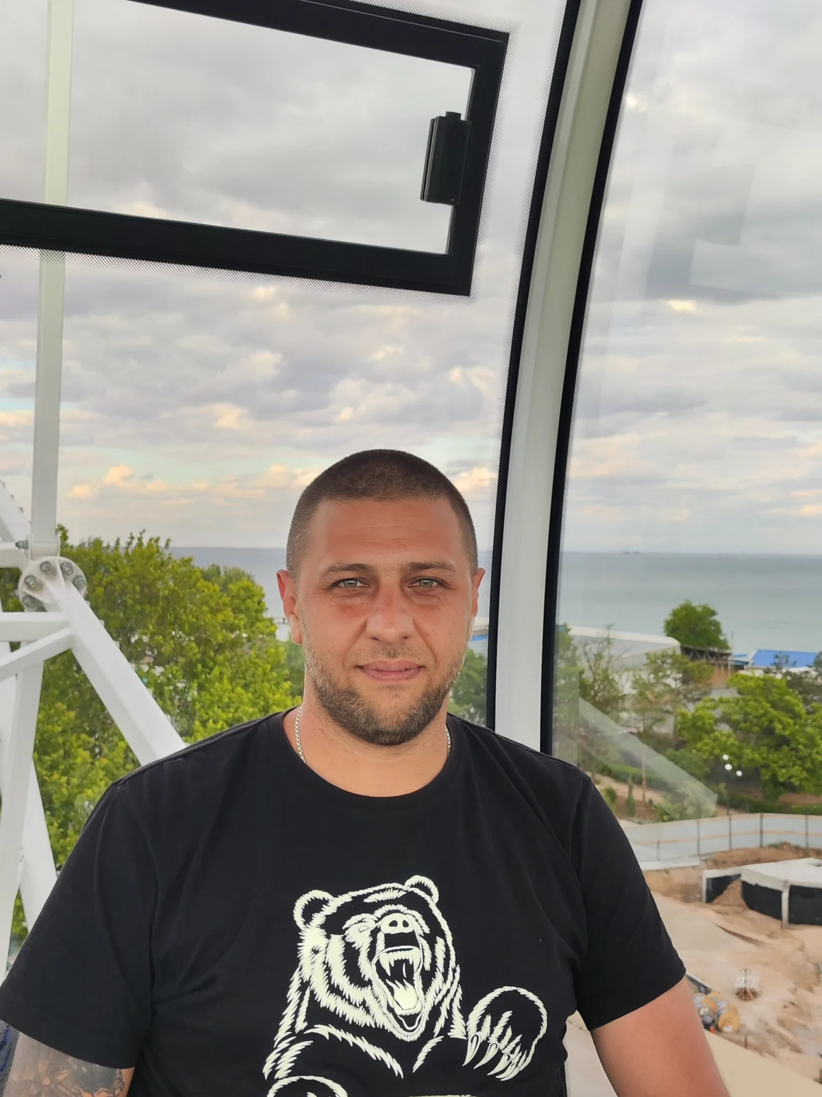 Kamil, 36