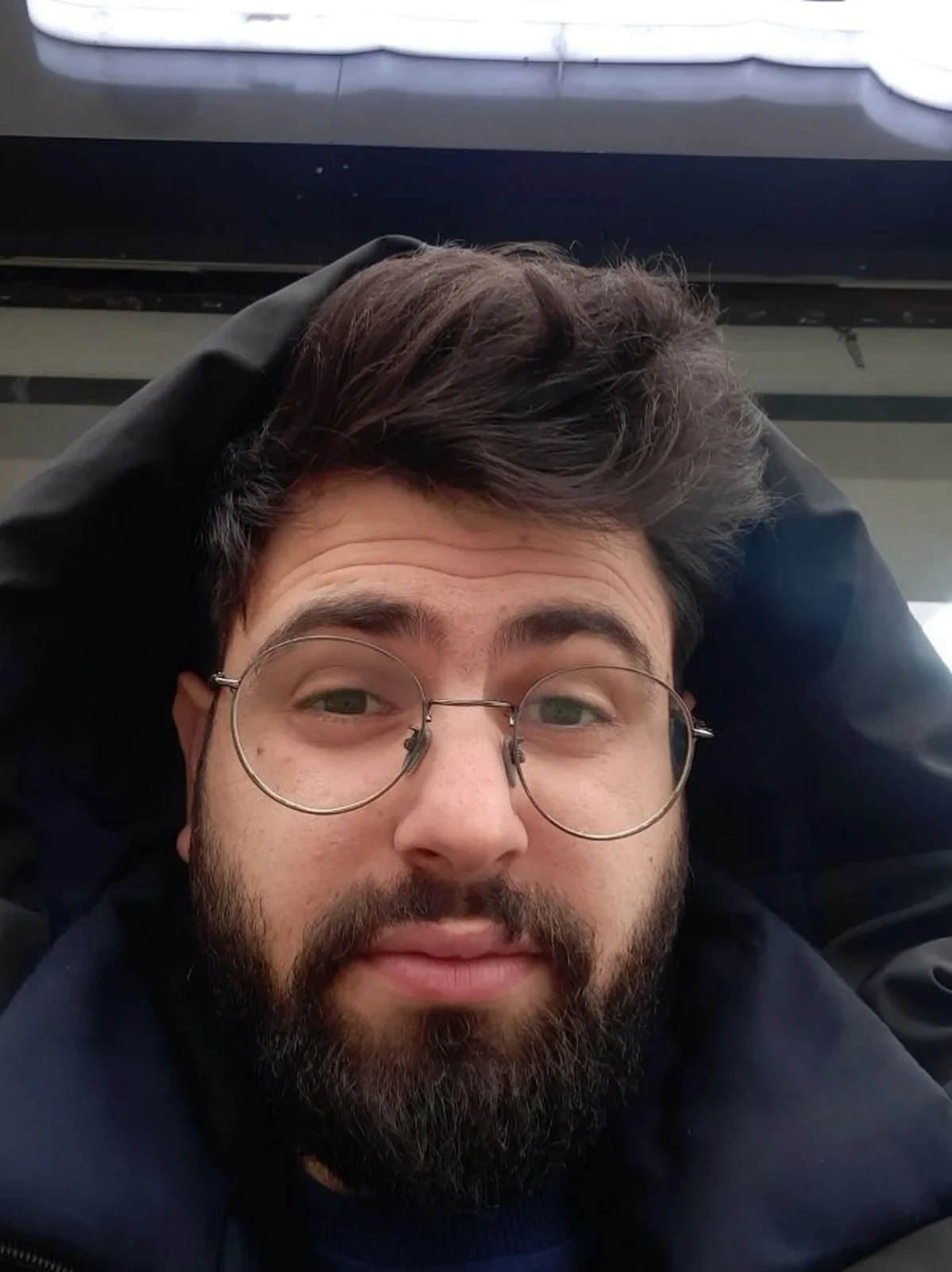 Adam, 26 lat